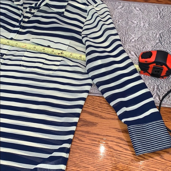 Forever 21 Semi Sheer Blouse Size L Navy & Yellow - Picture 6 of 12